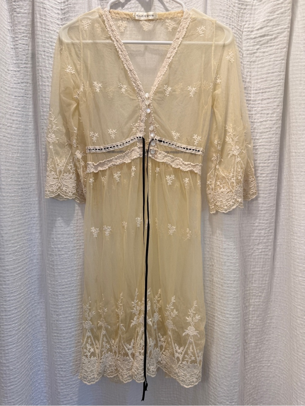 Zanzea delicate sheer embroidered lace duster/kimono dress

XS